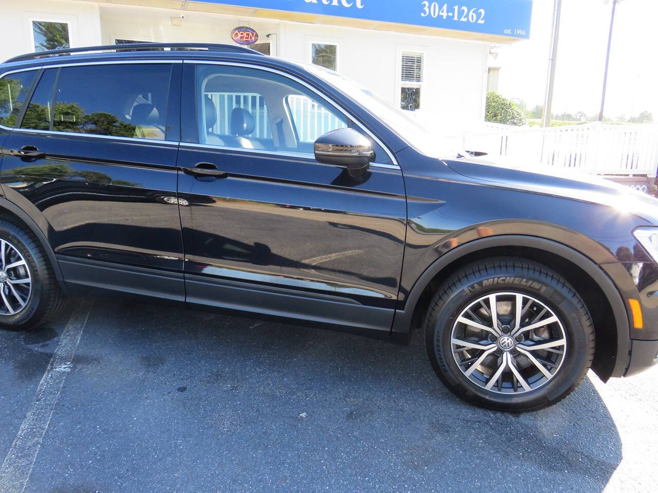 2019 Volkswagen Tiguan for sale at Colbert's Auto Outlet in Hickory, NC