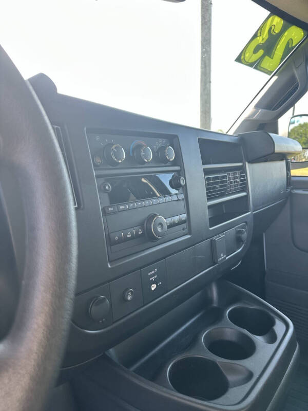 2023 Chevrolet Express 2500