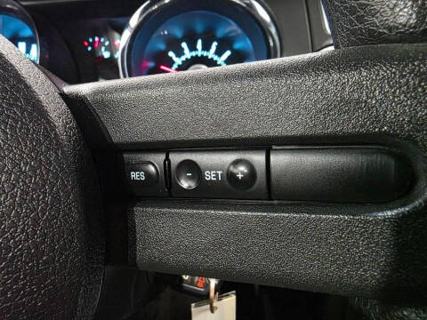 2012 Ford Mustang V6