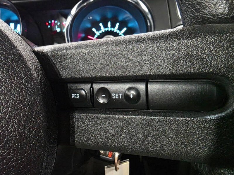 2012 Ford Mustang V6