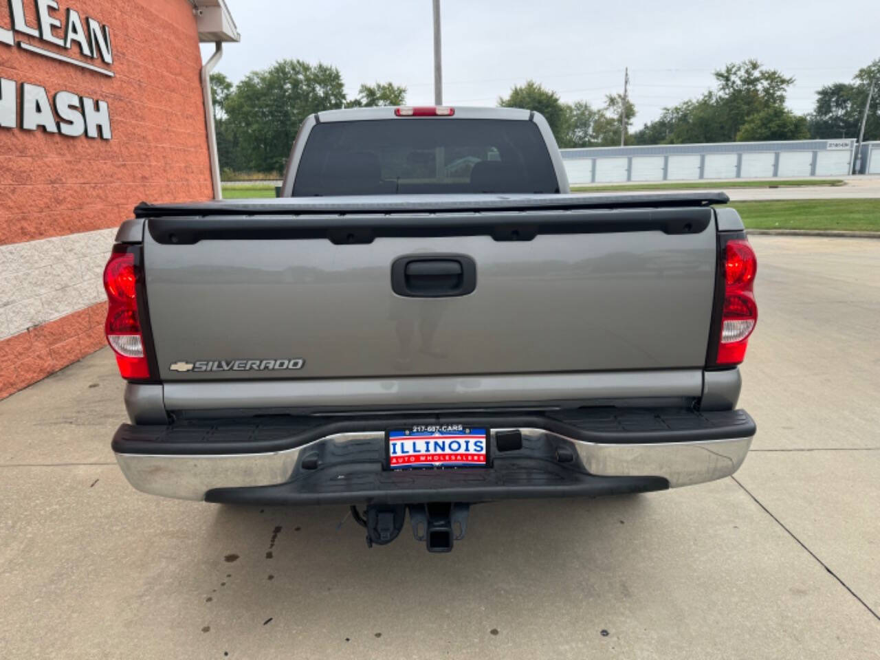 2006 Chevrolet Silverado 1500 for sale at Illinois Auto Wholesalers in Tolono, IL