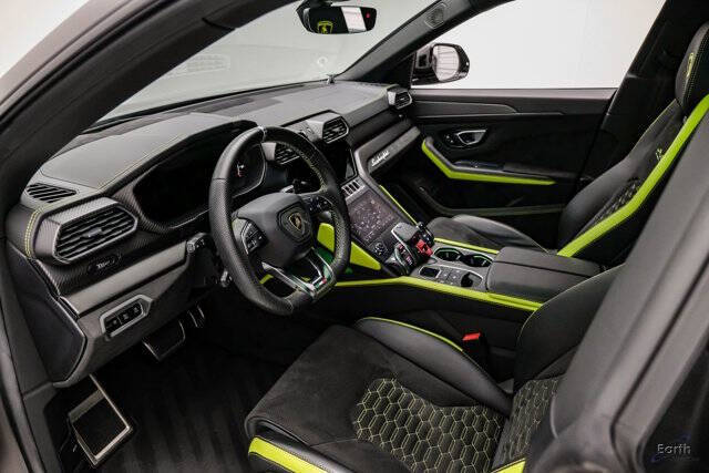 2022 Lamborghini Urus
