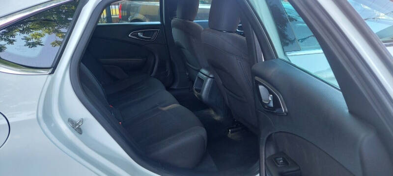 2016 Chrysler 200 Limited