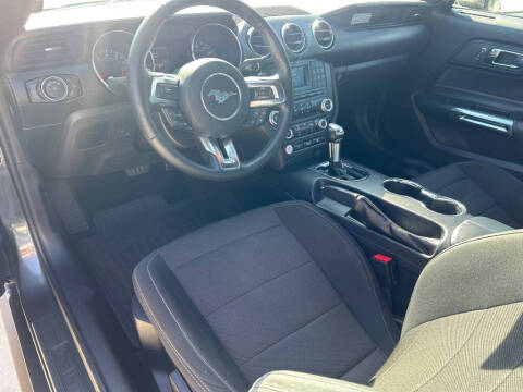 2017 Ford Mustang V6