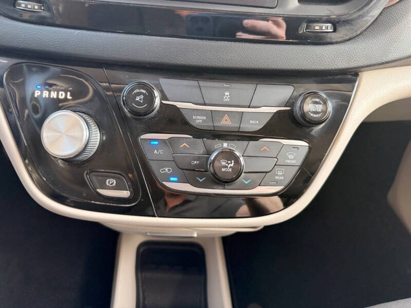 2017 Chrysler Pacifica Touring