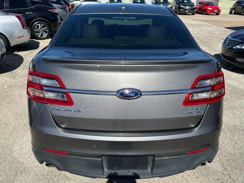 2014 Ford Taurus SEL