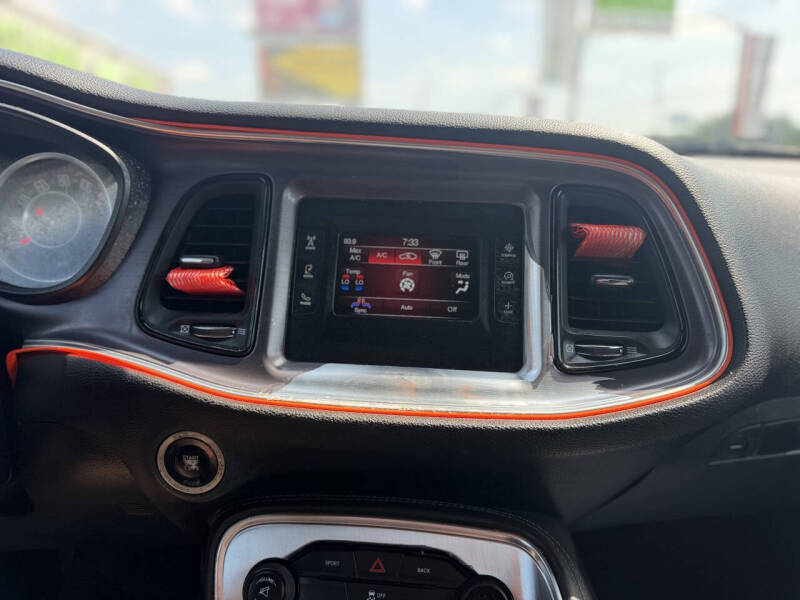 2016 Dodge Challenger SXT