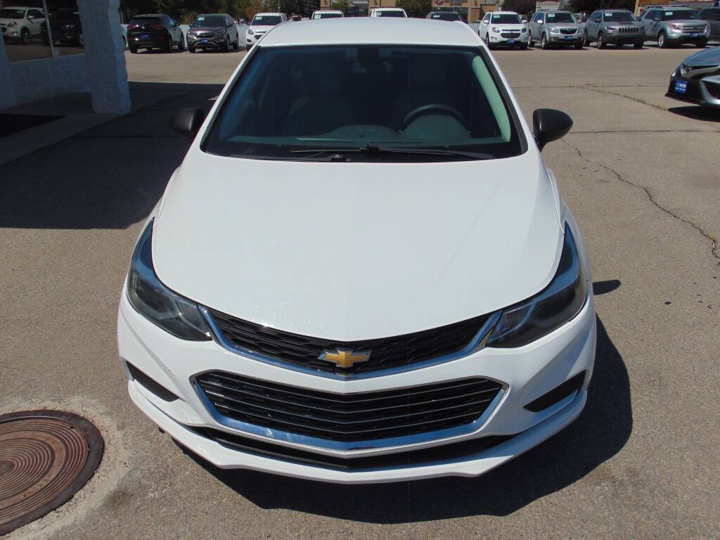 White 2017 Chevrolet Cruze LT Auto LT Auto 4dr Hatchback 1