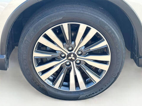 2020 Mitsubishi Outlander SE