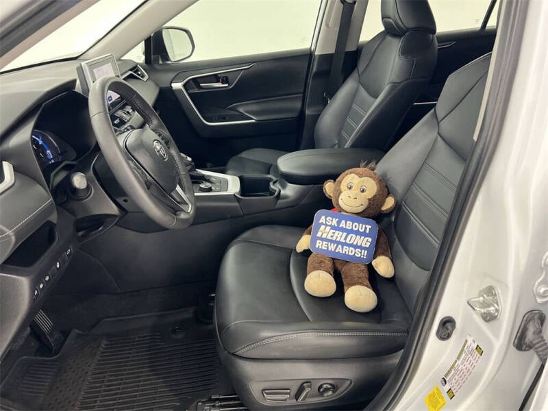 2023 Toyota RAV4 Hybrid XLE Premium