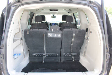 2017 Chrysler Pacifica Touring-L