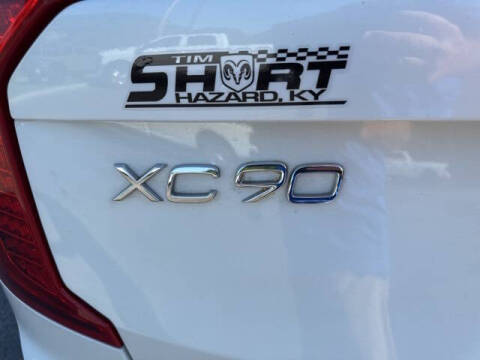 2022 Volvo XC90 T5 Momentum