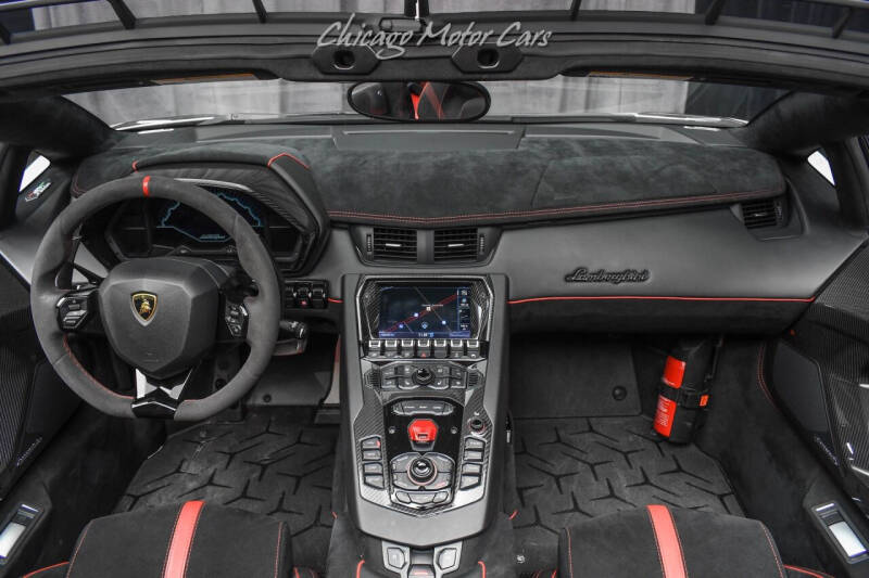 2016 Lamborghini Aventador LP 750-4 SV