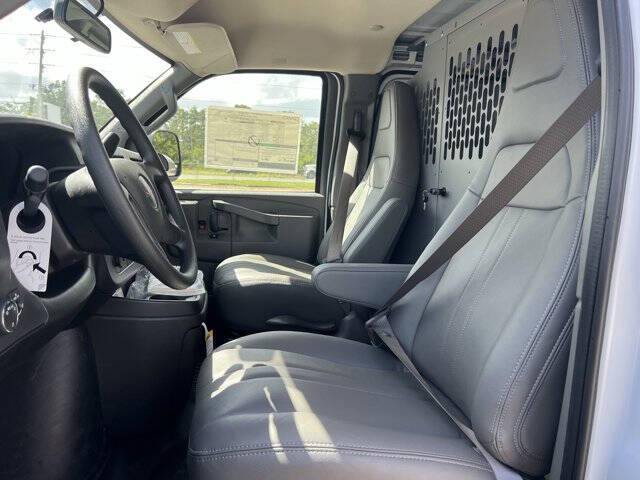 2025 GMC Savana 2500