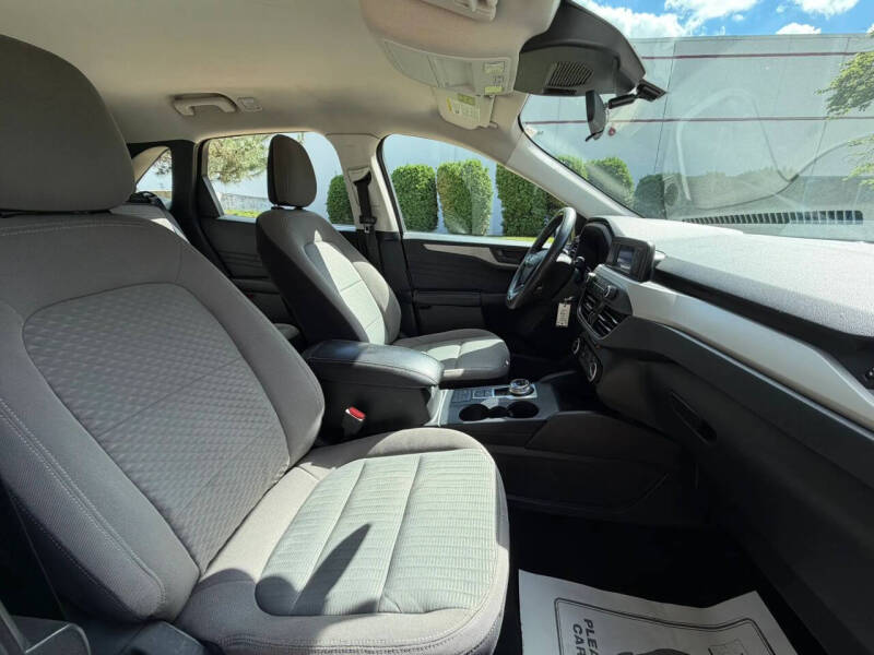 2022 Ford Escape S