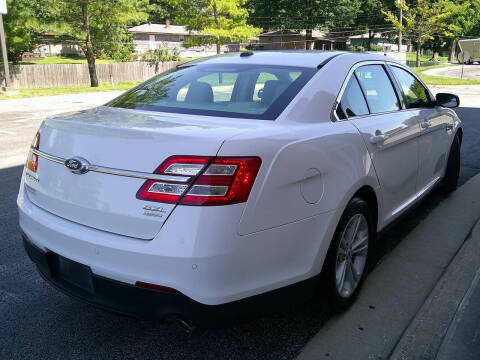 2016 Ford Taurus SEL