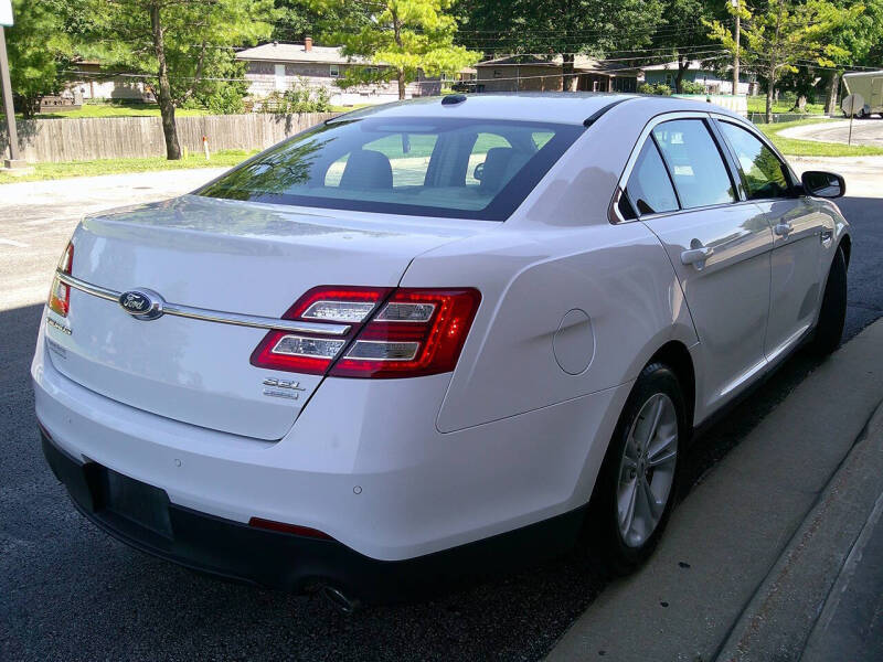 2016 Ford Taurus SEL