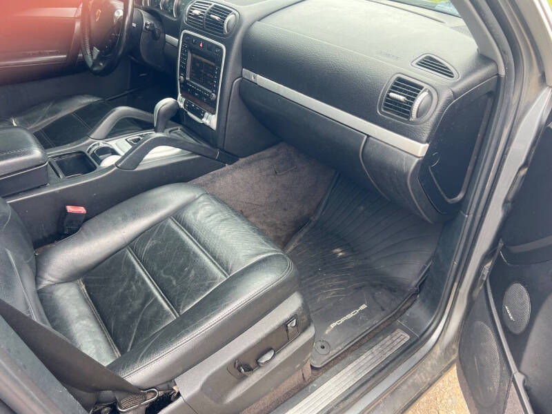 2004 Porsche Cayenne S
