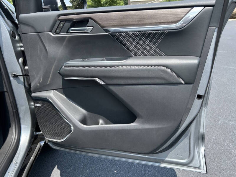 2025 GMC Acadia Denali