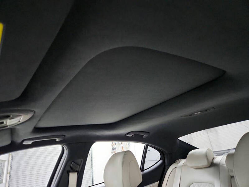 2022 Genesis G70