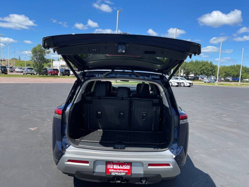 2022 Nissan Pathfinder Platinum