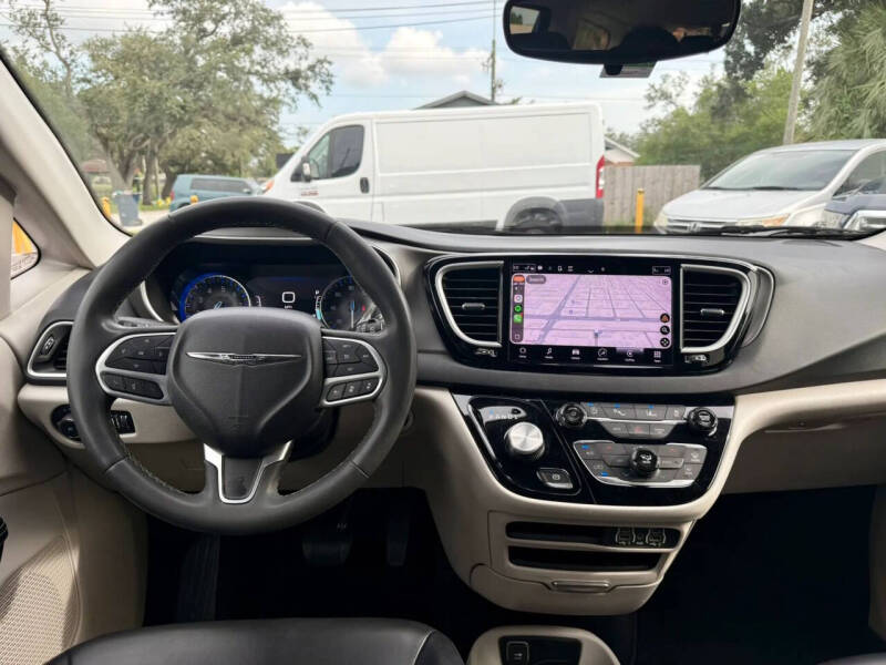 2023 Chrysler Pacifica Touring L