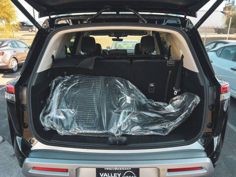 2025 Nissan Pathfinder SL