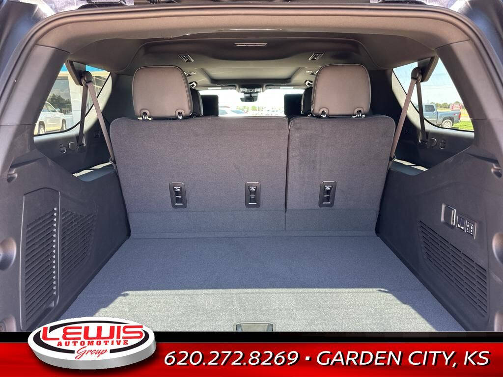 2024 Chevrolet Suburban for sale at Lewis Chevrolet of Garden City in Garden City, KS