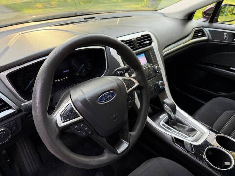 2013 Ford Fusion SE