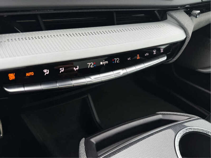 2025 Cadillac OPTIQ Luxury 1