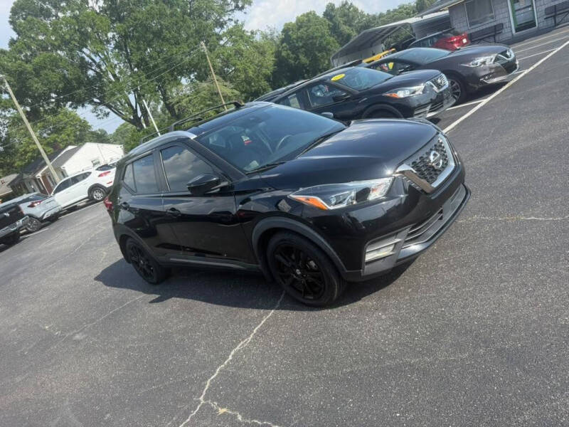 2020 Nissan Kicks SR