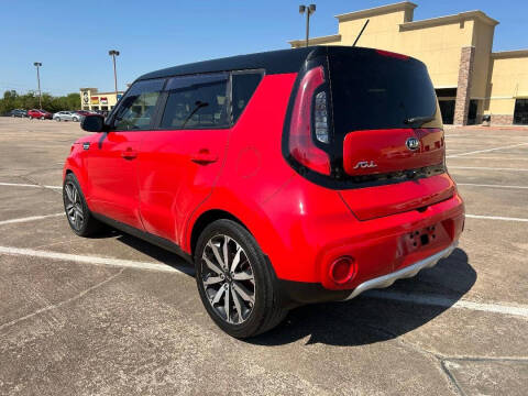 2017 Kia Soul +