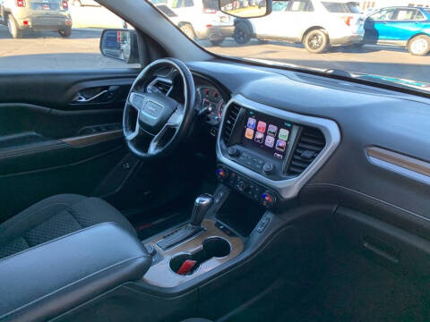 2017 GMC Acadia SLE-2