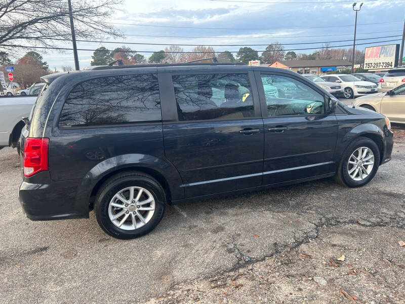 2014 Dodge Grand Caravan SXT 30th Anniversary photo 9