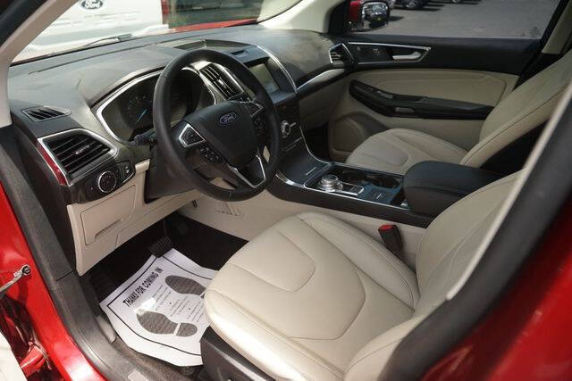 2020 Ford Edge Titanium