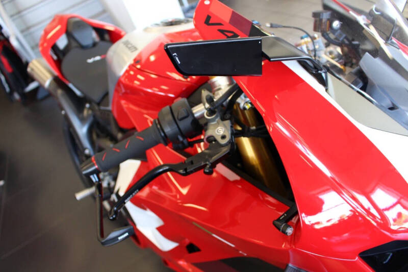 2024 Ducati Panigale V4 R