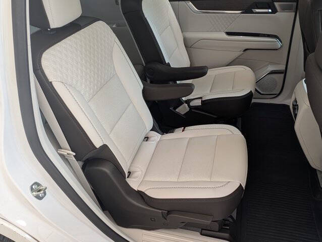 2025 GMC Acadia Denali