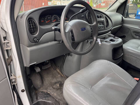 2004 Ford E-Series E-150