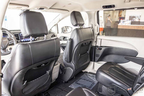 2022 Chrysler Pacifica Touring L