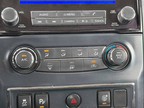 2023 Nissan Titan SV