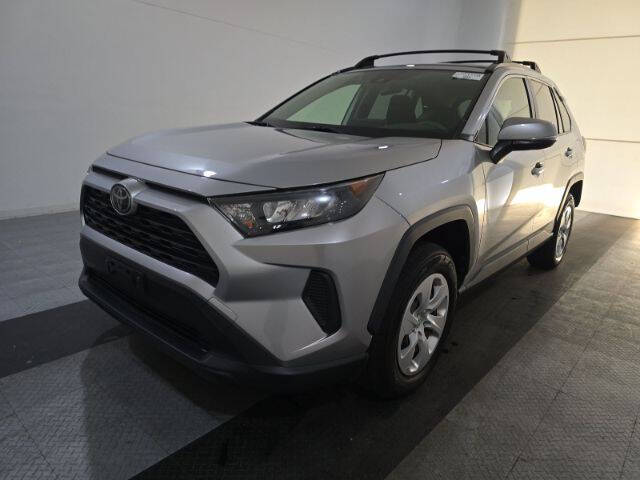 2019 Toyota RAV4 LE's photo