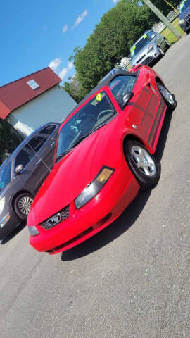 2004 Ford Mustang Deluxe