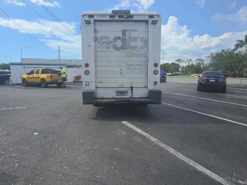 1998 Freightliner MT45 Chassis