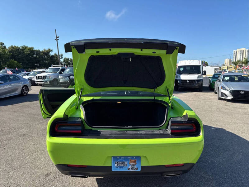 2023 Dodge Challenger SXT