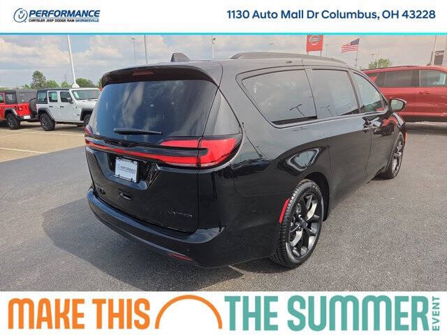 2027 Chrysler Pacifica Limited