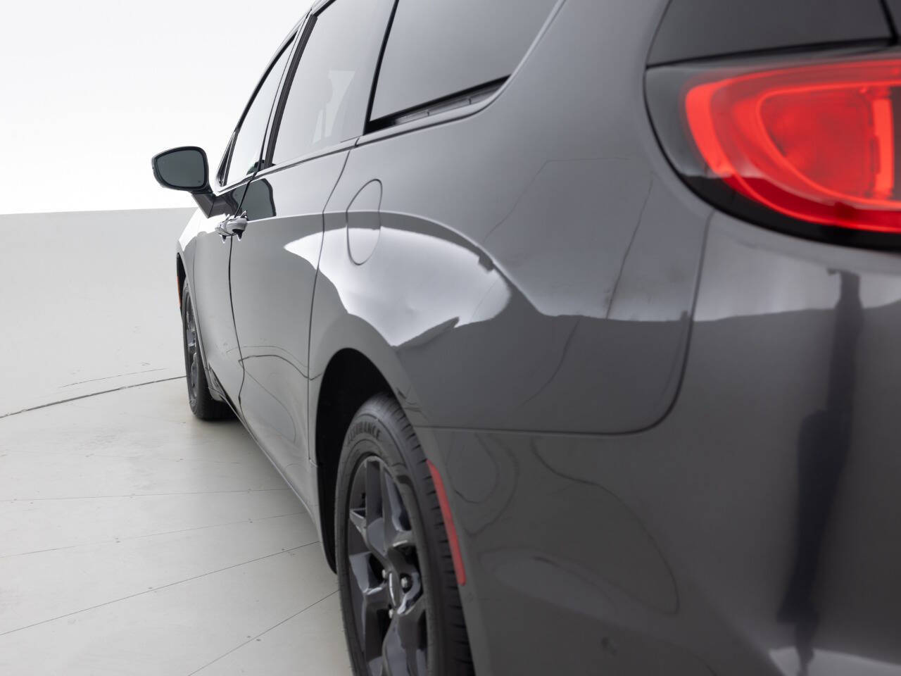 Used Car 2020 Chrysler Pacifica  Limited 4dr Mini Van For Sale Under $20,000 In Coal City, Illinois