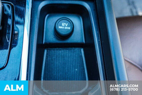 2024 Volvo XC60 Recharge T8 Plus Dark Theme