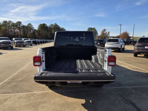 2025 Jeep Gladiator Sport S