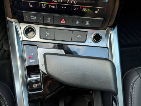 2021 Audi e-tron quattro Premium