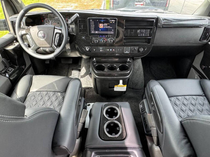 2026 GMC Savana 2500